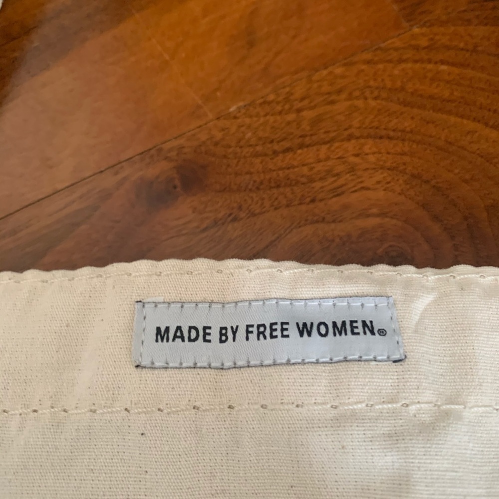 MADE BY FREE WOMEN flat tote, NEW - Picture 4 of 6